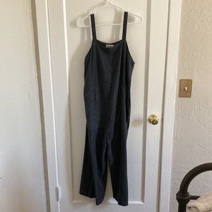 Universal Thread capri length jumper